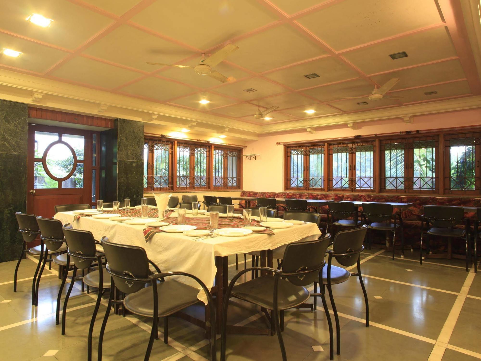 Hotel Sahyadri Alibaug Exterior foto